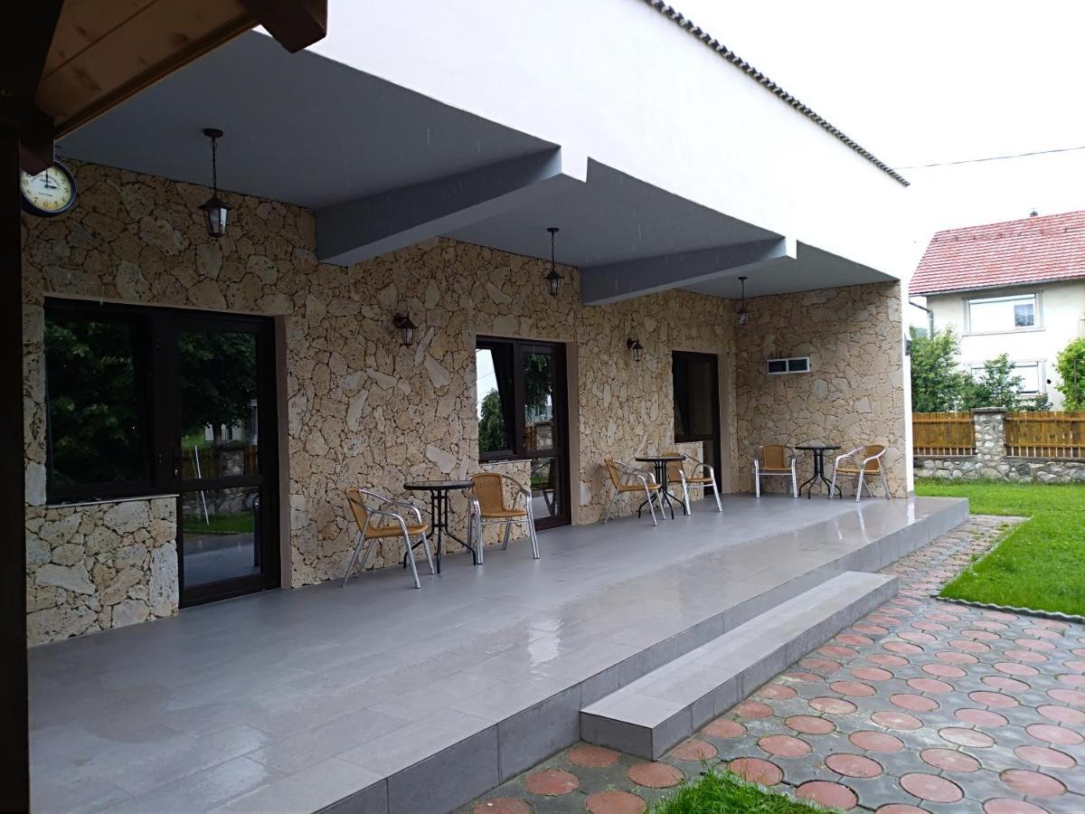 Casa Roka Apartman Ieşelniţa Kültér fotó